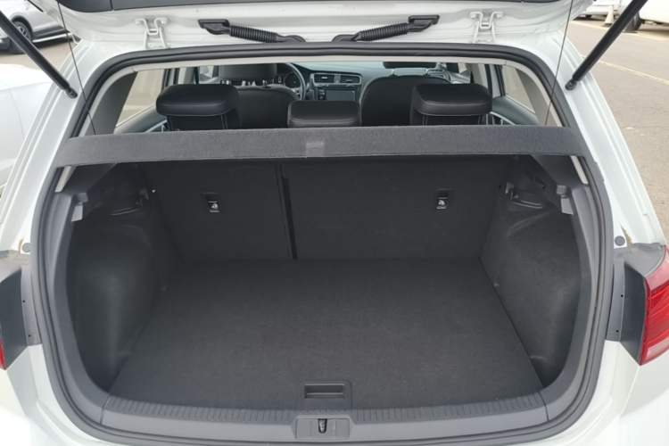Used Volkswagen Golf 2019 1.6L Automatic Comfort Model China V Standard Trunk