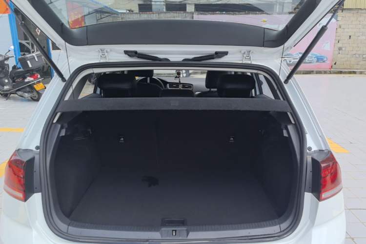 Used Volkswagen Golf 2019 200TSI DSG Comfort & Ambition Edition China VI Standard Trunk