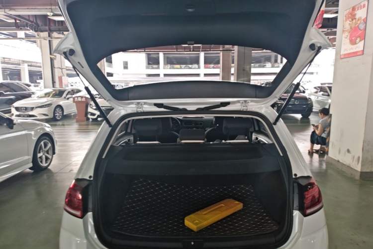 Used Volkswagen Golf 2019 200TSI DSG Comfort & Ambition Edition China VI Standard Trunk