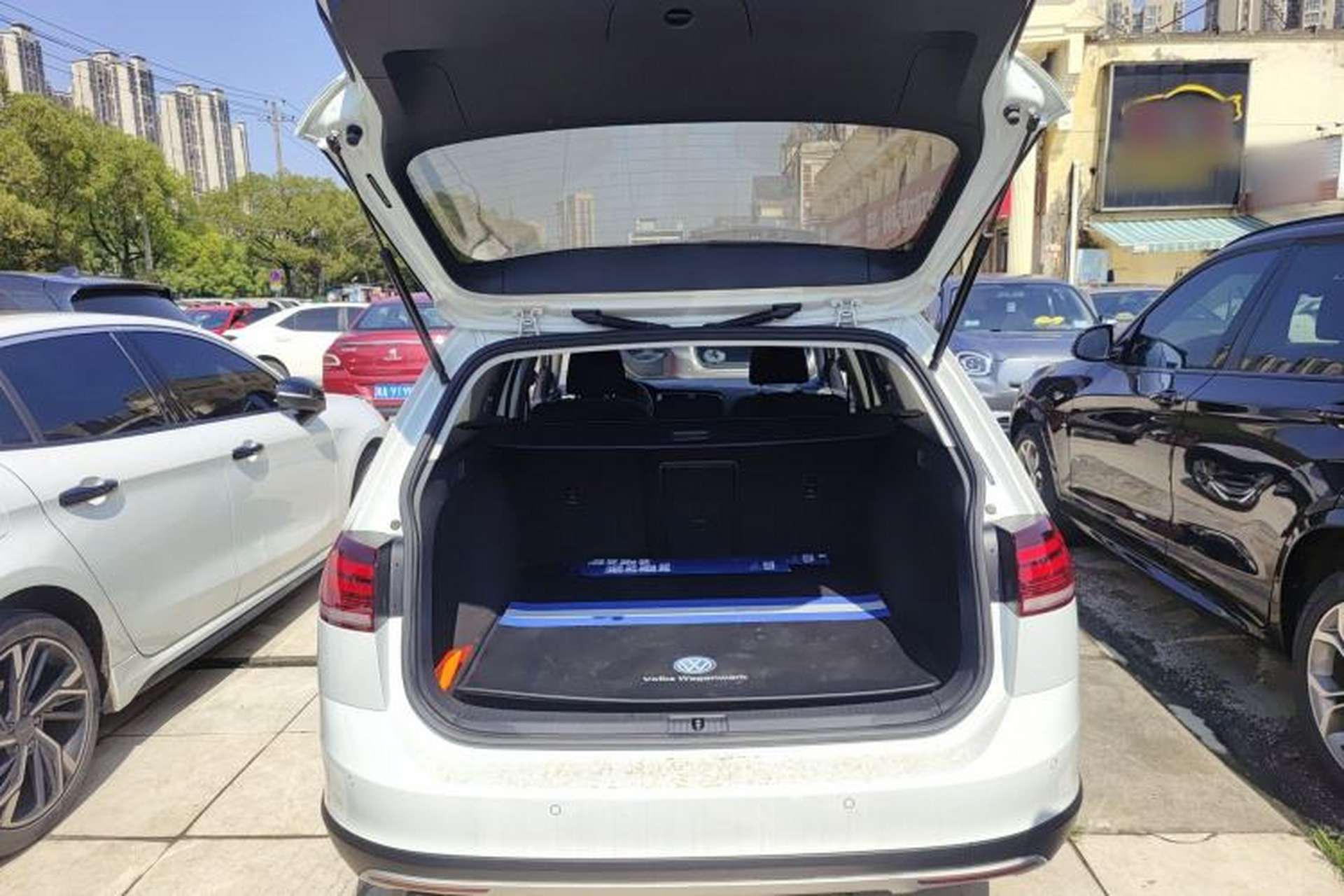 Used Volkswagen Golf 2019 1.8TSI Travel Edition Trunk