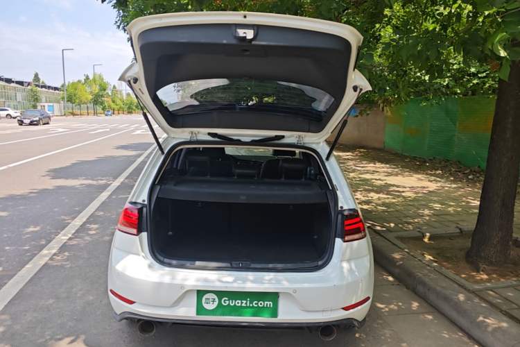 Used Volkswagen Golf 2019 280TSI DSG Comfort Version China VI Standard Trunk