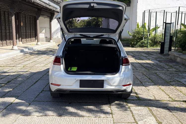 Used Volkswagen Golf 2019 200TSI DSG Comfort & Ambition Edition China VI Standard Trunk