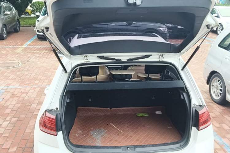 Used Volkswagen Golf 2019 200TSI DSG Comfort & Ambition Edition China VI Standard Trunk