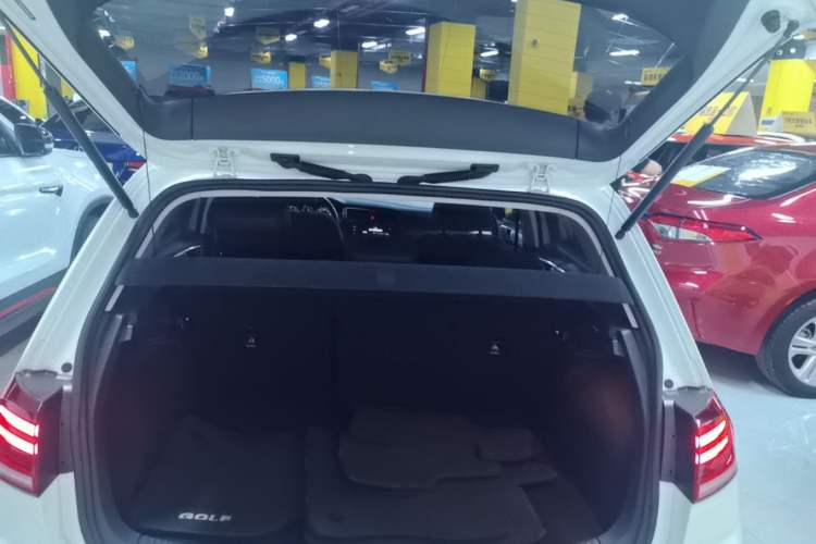 Used Volkswagen Golf 2019 1.6L Automatic Comfort Model China V Standard Trunk