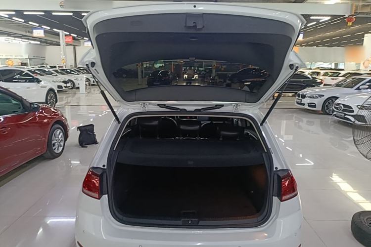 Used Volkswagen Golf 2019 200TSI DSG Comfort & Ambition Edition China VI Standard Trunk