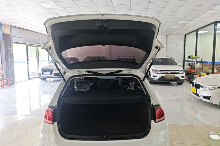 Used Volkswagen Golf 2019 280TSI DSG Comfort Version China VI Standard Trunk