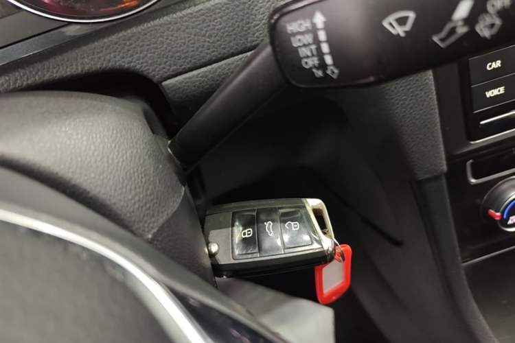 Used Volkswagen Golf 2019 1.6L Automatic Comfort Model China V Standard Vehicle Key