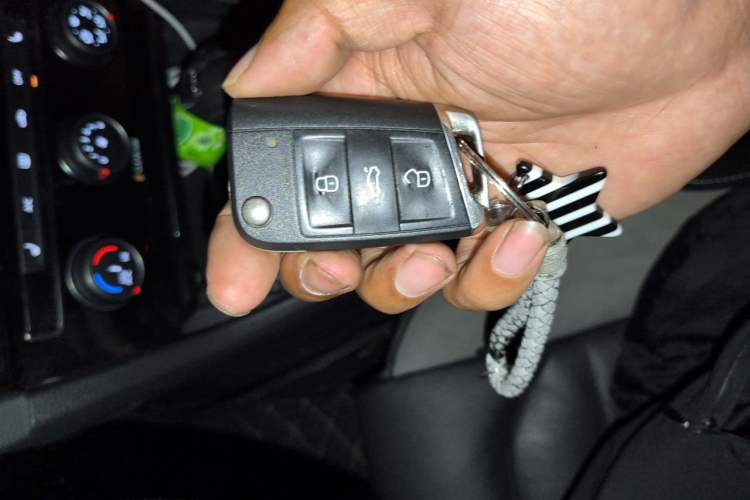 Used Volkswagen Golf 2019 280TSI DSG R-Line China VI Standard Vehicle Key