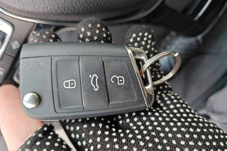 Used Volkswagen Golf 2019 280TSI DSG Comfort Version China VI Standard Vehicle Key