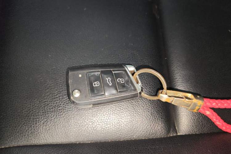 Used Volkswagen Golf 2019 200TSI DSG Comfort & Ambition Edition China VI Standard Vehicle Key
