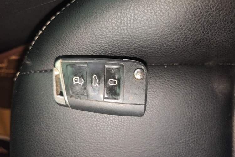 Used Volkswagen Golf 2019 200TSI DSG Comfort & Ambition Edition China VI Standard Vehicle Key