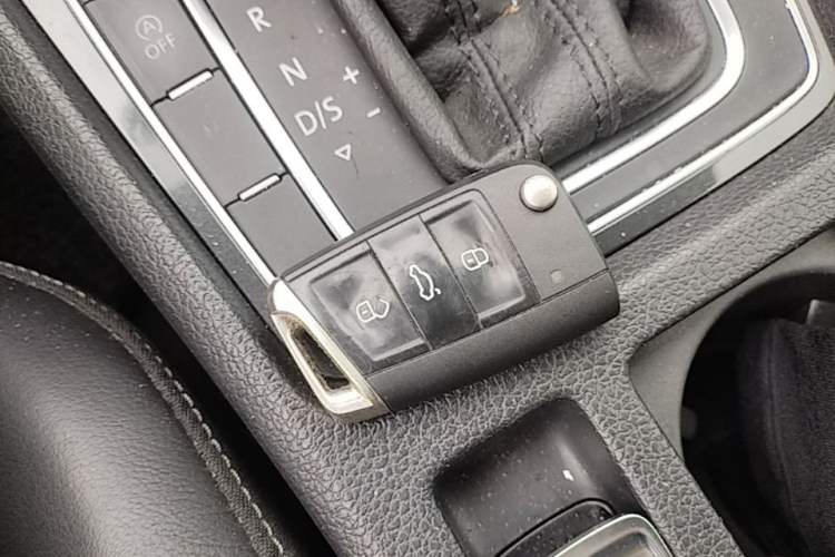 Used Volkswagen Golf 2019 280TSI DSG Luxury Version China VI Standard Vehicle Key
