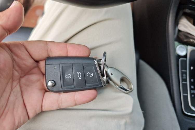 Used Volkswagen Golf 2019 280TSI DSG R-Line China VI Standard Vehicle Key