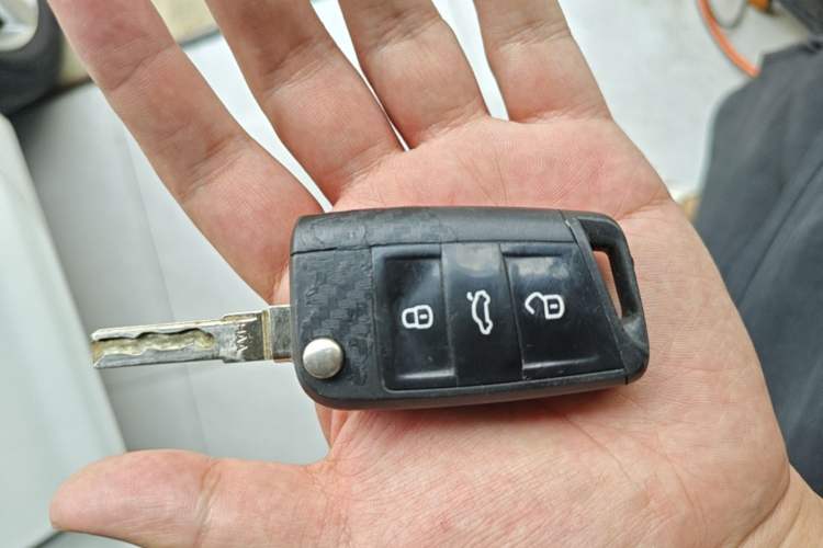 Used Volkswagen Golf 2019 1.6L Automatic Fashion Model China V Standard Vehicle Key