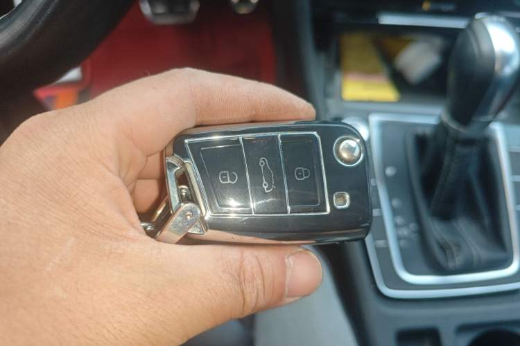 Used Volkswagen Golf 2019 280TSI DSG R-Line China VI Standard Vehicle Key