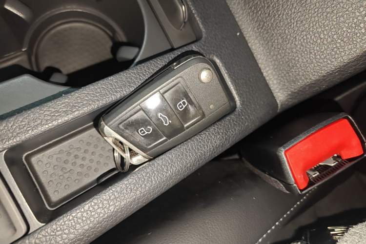 Used Volkswagen Golf 2019 280TSI DSG Luxury Version China VI Standard Vehicle Key