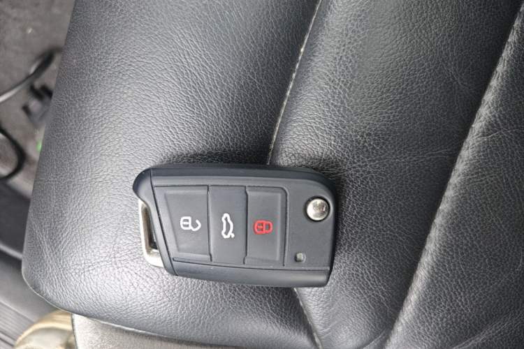 Used Volkswagen Golf 2019 280TSI DSG R-Line Model China V Standard Vehicle Key