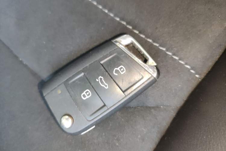 Used Volkswagen Golf 2019 280TSI DSG Luxury Version China VI Standard Vehicle Key