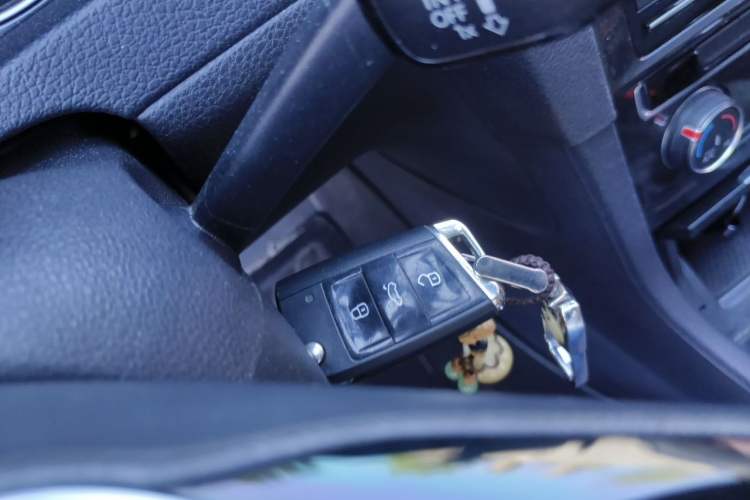 Used Volkswagen Golf 2019 1.6L Automatic Comfort Model China V Standard Vehicle Key