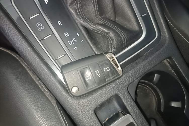 Used Volkswagen Golf 2019 280TSI DSG Luxury Version China VI Standard Vehicle Key