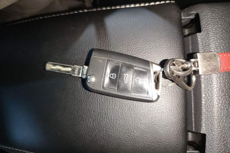 Used Volkswagen Golf 2019 200TSI DSG Comfort & Ambition Edition China VI Standard Vehicle Key