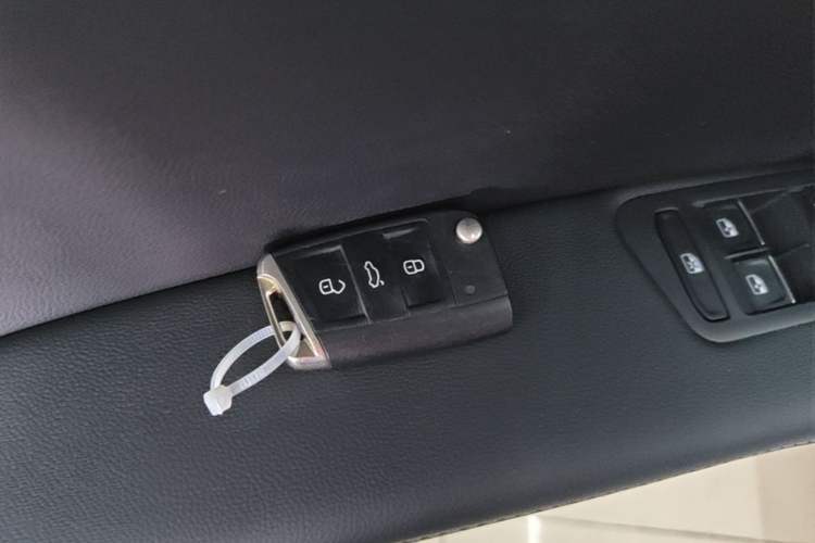 Used Volkswagen Golf 2019 280TSI DSG Luxury Version China VI Standard Vehicle Key
