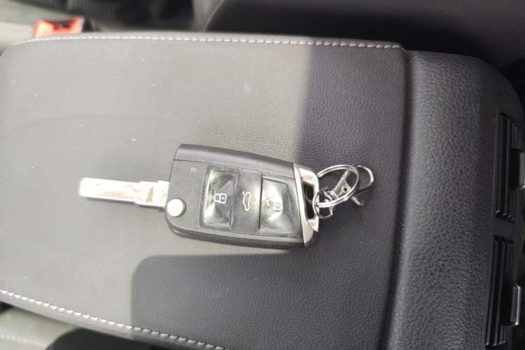 Used Volkswagen Golf 2019 1.6L Automatic Comfort Model China V Standard Vehicle Key