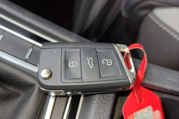 Used Volkswagen Golf 2019 280TSI DSG R-Line Model China V Standard Vehicle Key