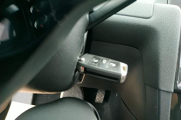 Used Volkswagen Golf 2019 1.6L Automatic Comfort Model China V Standard Vehicle Key