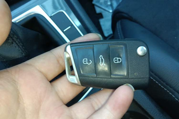 Used Volkswagen Golf 2019 280TSI DSG Luxury Version China VI Standard Vehicle Key