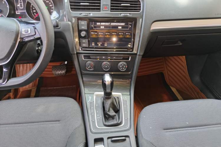 Used Volkswagen Golf 2019 280TSI DSG Comfort Version China V Standard Audio And AC Panel