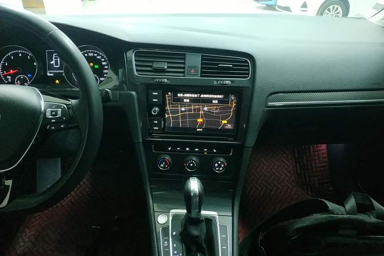 Used Volkswagen Golf 2019 280TSI DSG Luxury Version China V Standard Audio And AC Panel