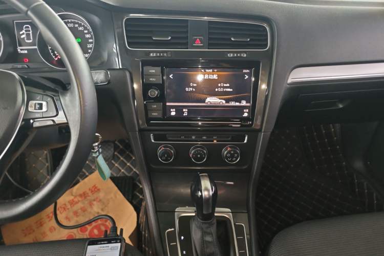 Used Volkswagen Golf 2019 1.6L Automatic Comfort Model China V Standard Audio And AC Panel