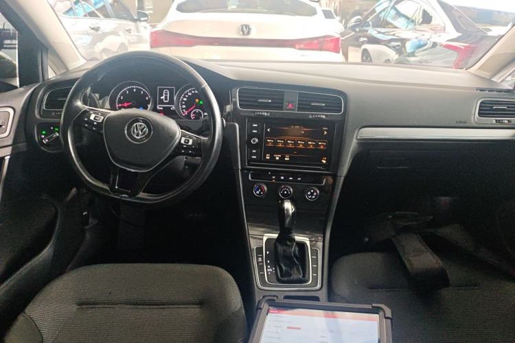 Used Volkswagen Golf 2019 280TSI DSG Comfort Version China V Standard Center Console
