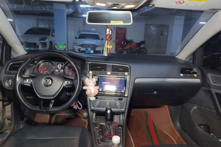 Used Volkswagen Golf 2019 200TSI DSG Comfort & Ambition Edition China VI Standard Center Console