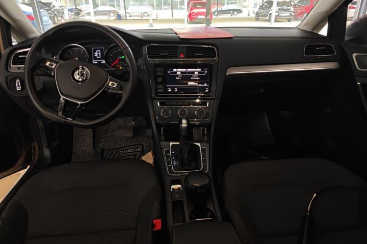 Used Volkswagen Golf 2019 1.6L Automatic Comfort Model China V Standard Center Console