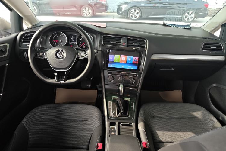 Used Volkswagen Golf 2019 280TSI DSG Comfort Version China V Standard Center Console