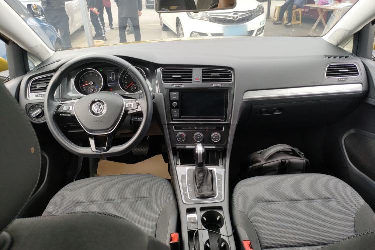 Used Volkswagen Golf 2019 280TSI DSG Comfort Version China V Standard Center Console