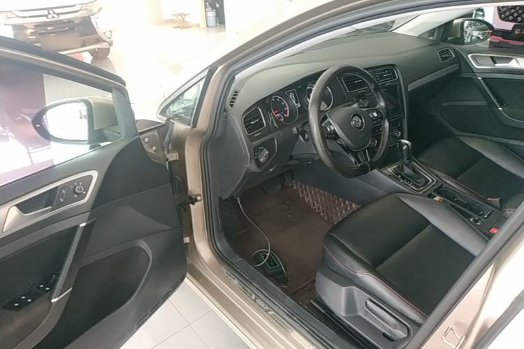 Used Volkswagen Golf 2019 200TSI DSG Comfort Version China VI Standard Driver Seat