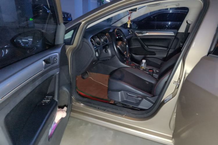 Used Volkswagen Golf 2019 200TSI DSG Comfort & Ambition Edition China VI Standard Driver Seat