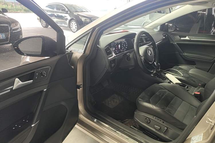 Used Volkswagen Golf 2019 280TSI DSG Luxury Version China VI Standard Driver Seat