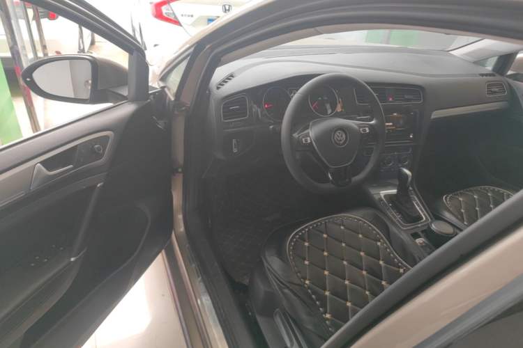 Used Volkswagen Golf 2019 280TSI DSG Comfort Version China VI Standard Driver Seat