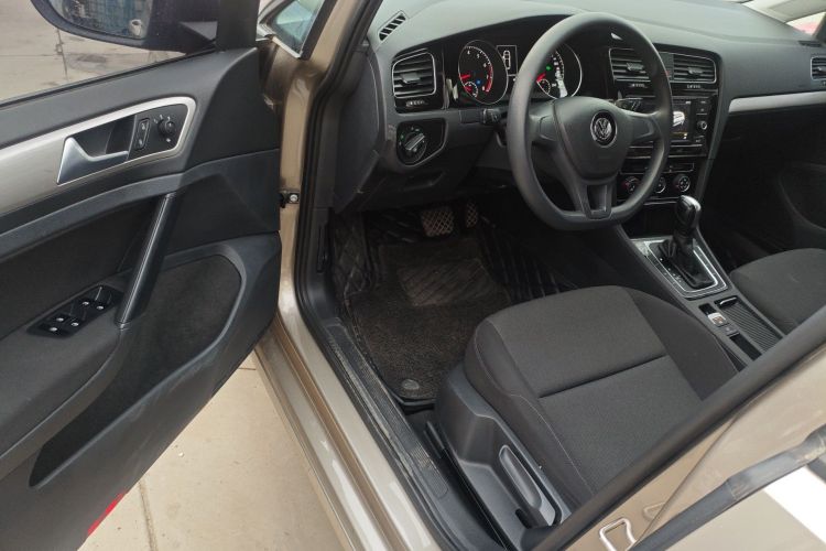 Used Volkswagen Golf 2019 1.6L Automatic Fashion Model China V Standard Driver Seat