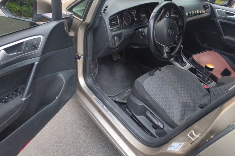 Used Volkswagen Golf 2019 200TSI DSG Comfort & Ambition Edition China VI Standard Driver Seat