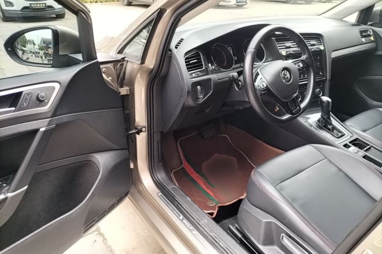 Used Volkswagen Golf 2019 200TSI DSG Comfort & Ambition Edition China VI Standard Driver Seat
