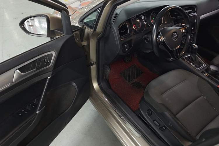 Used Volkswagen Golf 2019 280TSI DSG Comfort Version China VI Standard Driver Seat