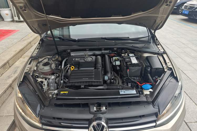 Used Volkswagen Golf 2019 280TSI DSG Luxury Version China V Standard Engine Bay