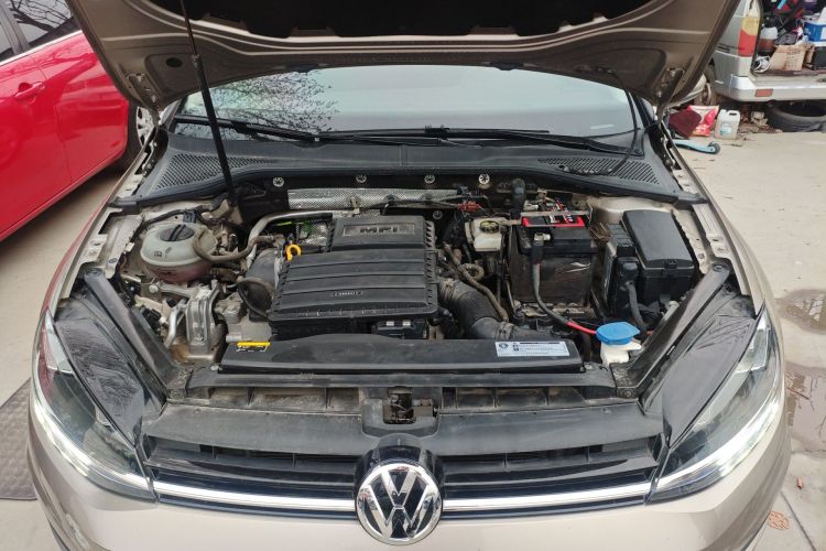 Used Volkswagen Golf 2019 1.6L Automatic Fashion Model China V Standard Engine Bay