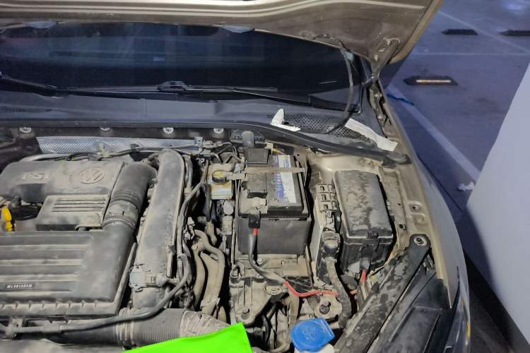 Used Volkswagen Golf 2019 200TSI DSG Comfort & Ambition Edition China VI Standard Engine Bay Left