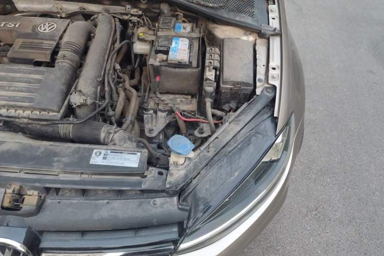 Used Volkswagen Golf 2019 200TSI DSG Comfort & Ambition Edition China VI Standard Engine Bay Left
